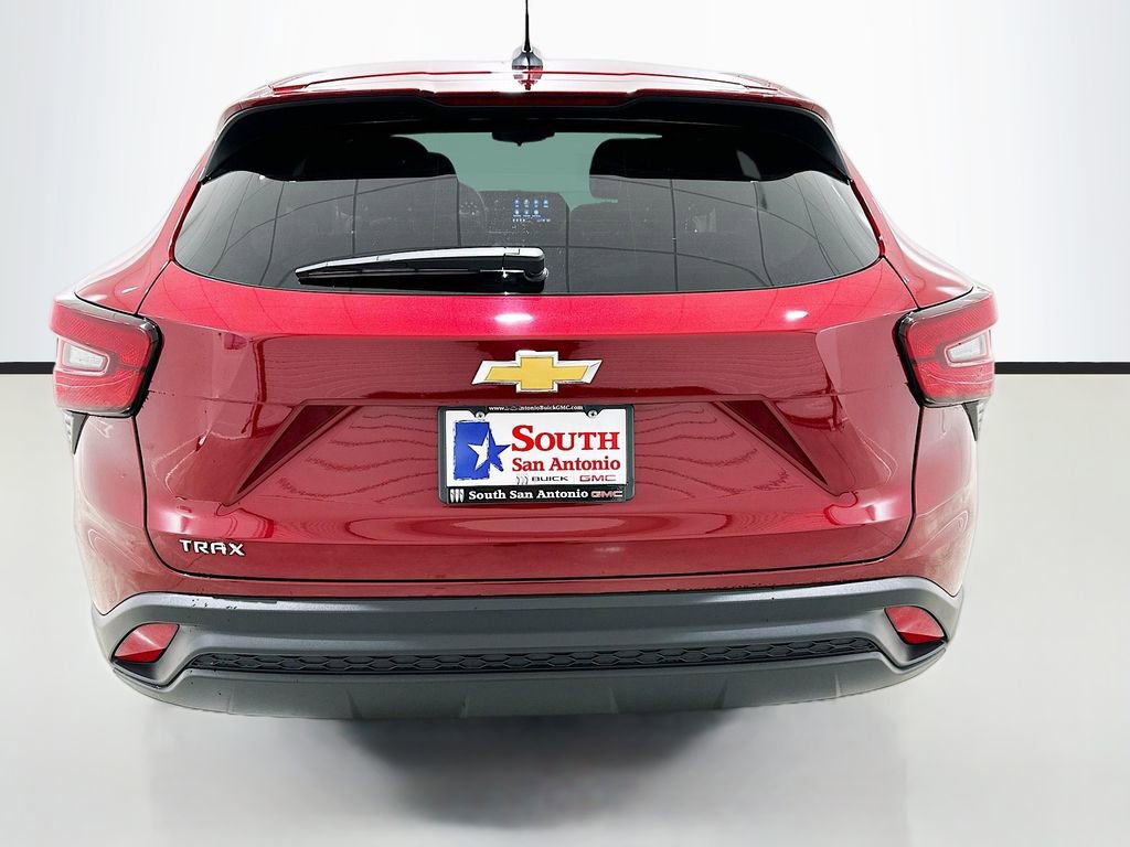 Used 2025 Chevrolet Trax LS image 6