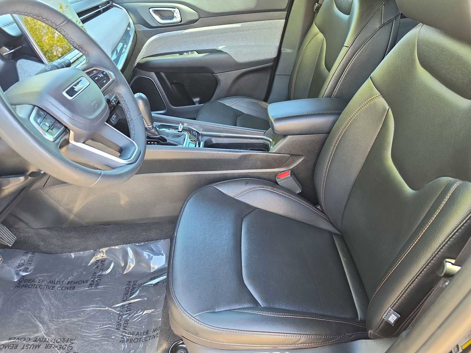 Used 2024 Jeep Compass Latitude image 15