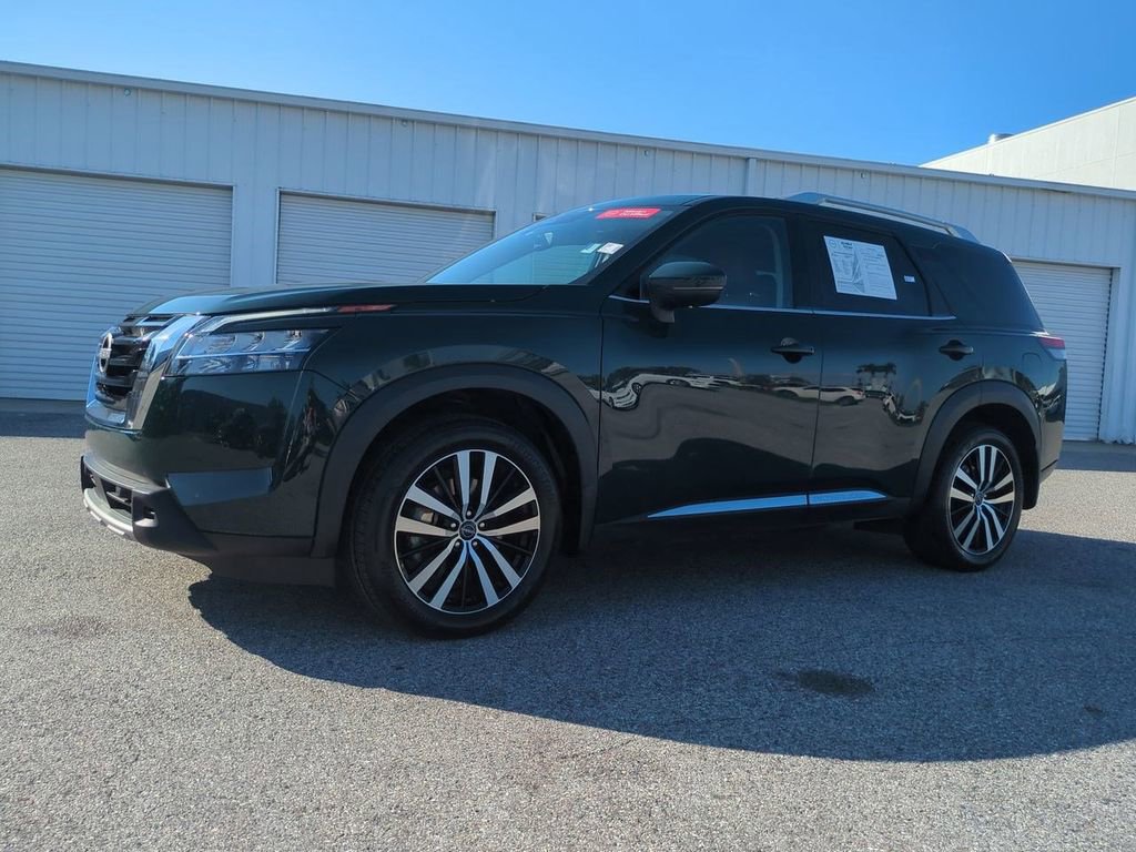 Certified 2024 Nissan Pathfinder Platinum video 2
