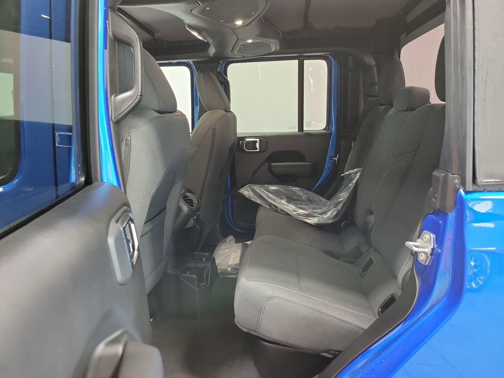 New 2025 Jeep Gladiator Sport AWD/4WD image 9