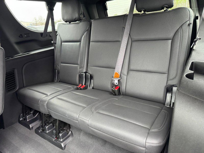 Used 2023 Chevrolet Suburban Z71 w/ Luxury Package image 12