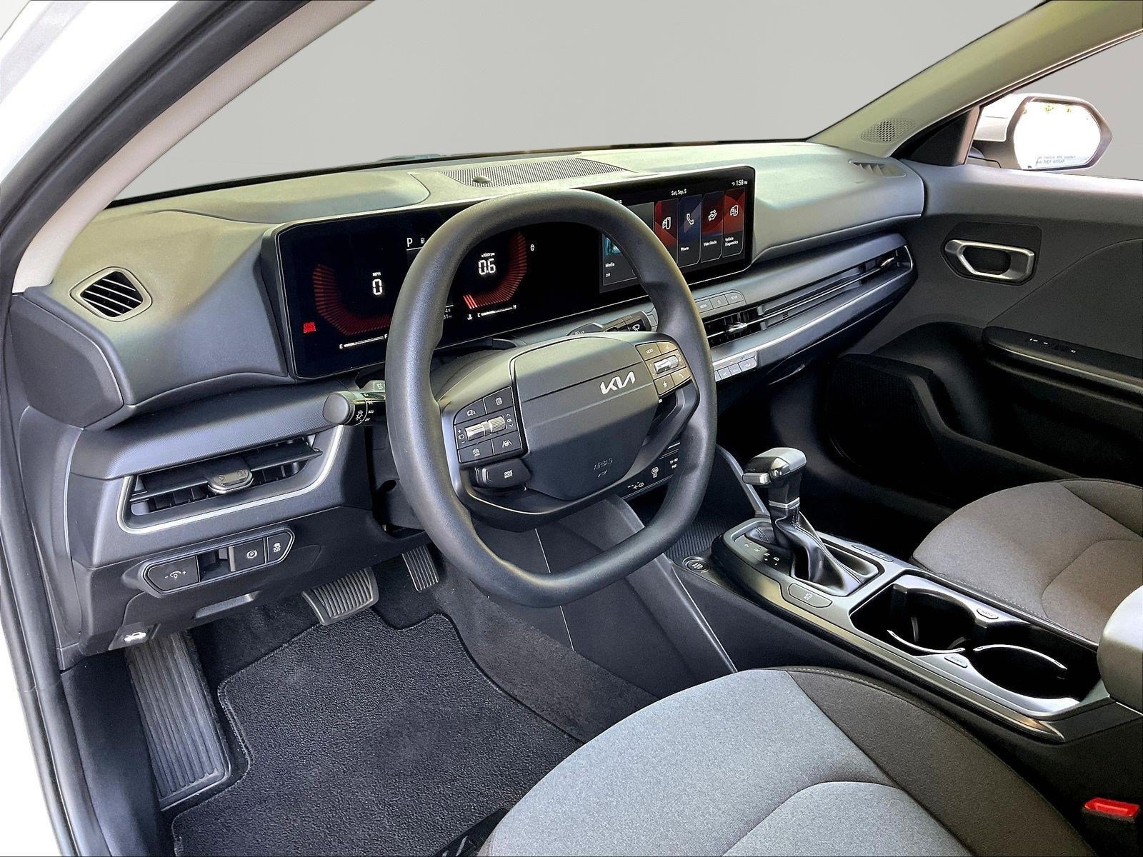 Used 2025 Kia K4 FWD image 16