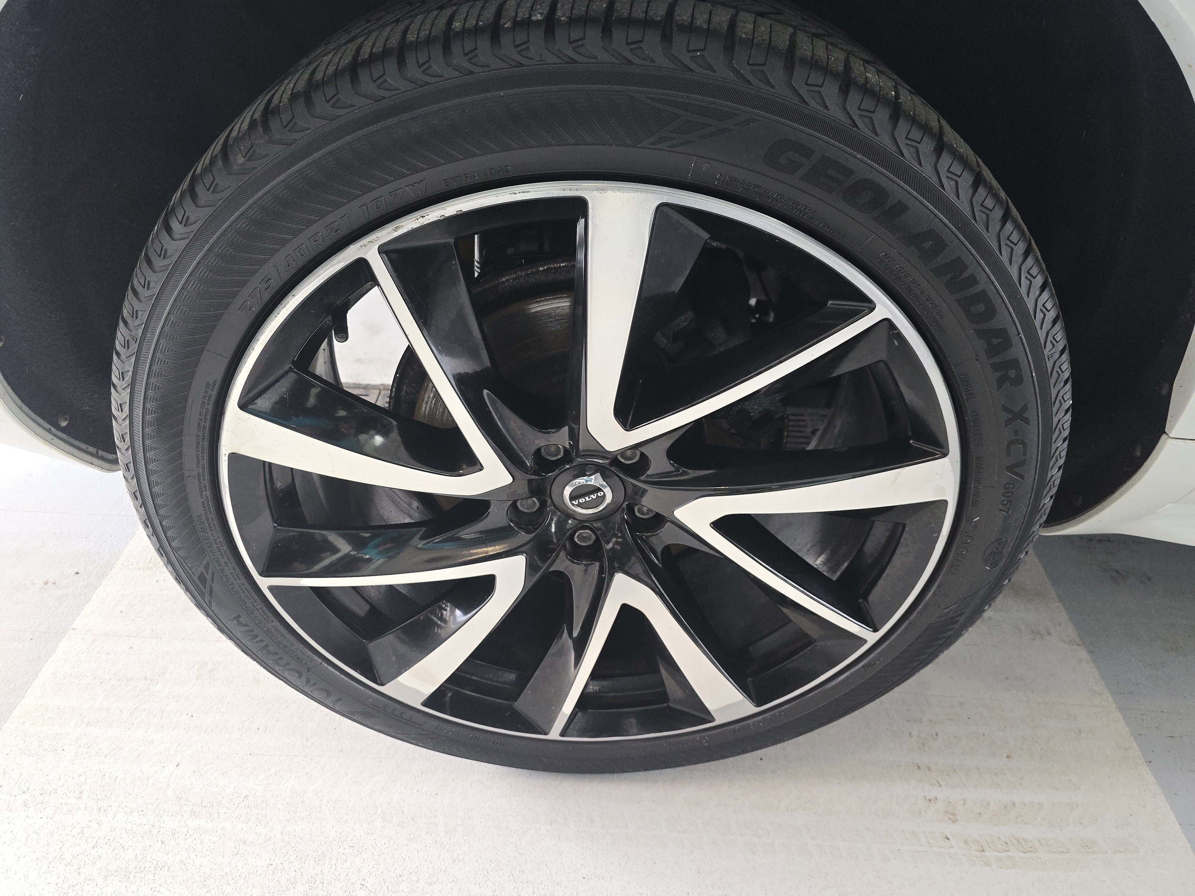 Used 2021 Volvo XC90 T6 Momentum image 9