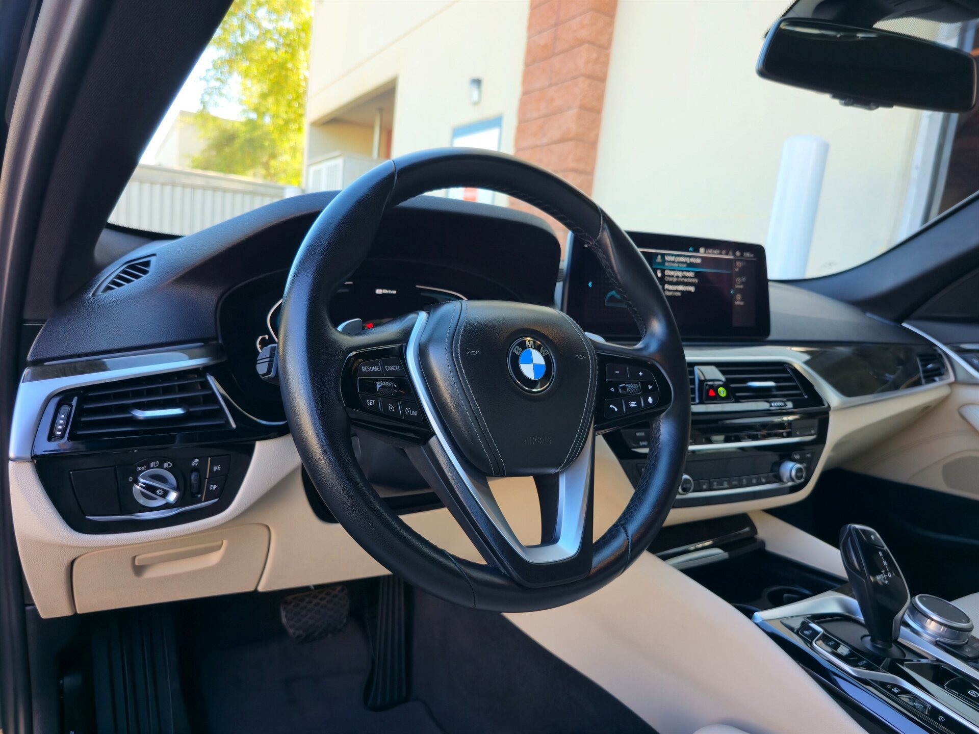 Used 2021 BMW 530e w/ Parking Assistance Package image 17