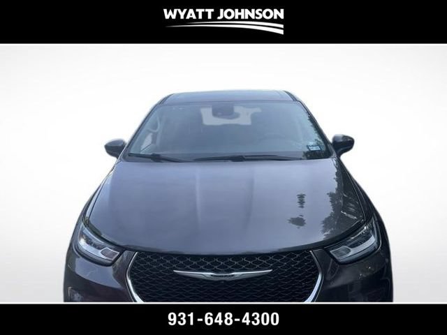 Used 2023 Chrysler Pacifica Touring-L FWD image 1