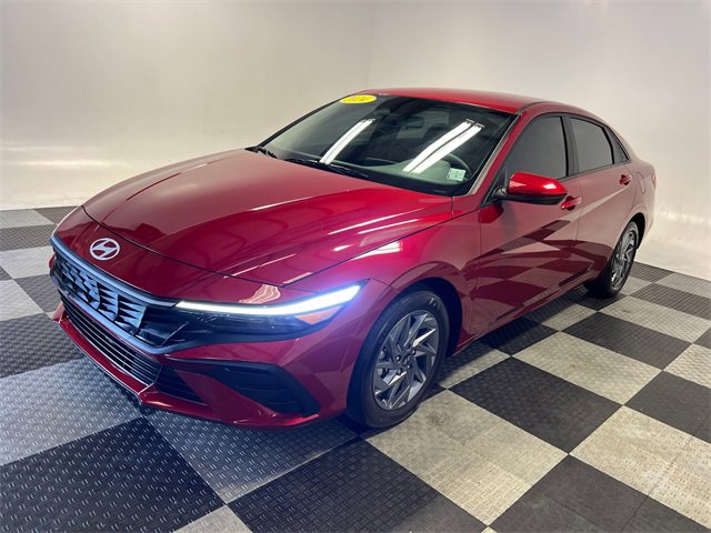 Used 2024 Hyundai Elantra SEL image 3