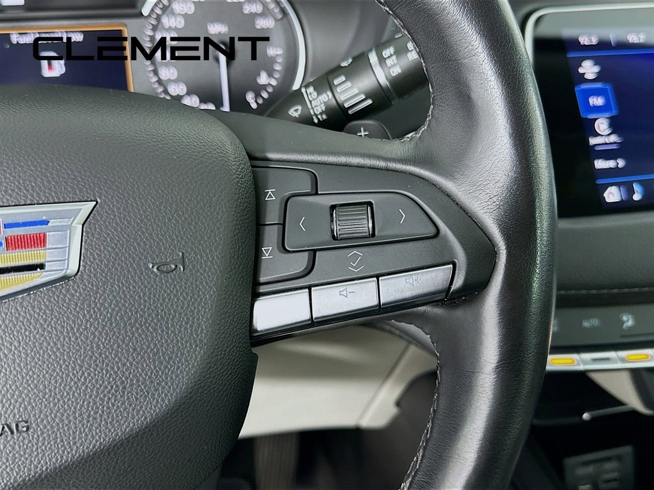 Used 2022 Cadillac XT4 Premium Luxury w/ Safety Alert Package image 17