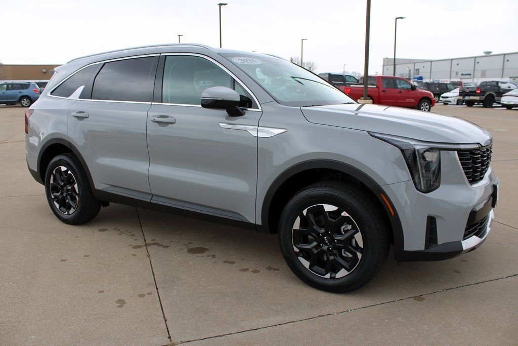 New 2026 Kia Sorento S image 3