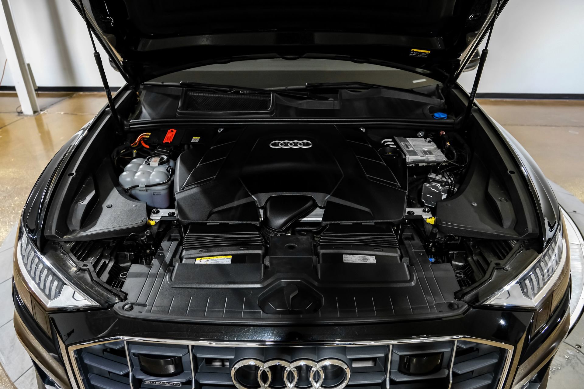 Used 2023 Audi Q8 Premium Plus w/ Premium Plus Package image 53