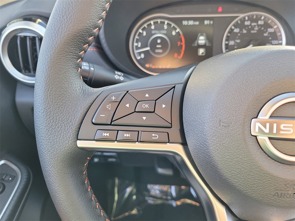 New 2025 Nissan Versa SR w/ Trunk Package image 5