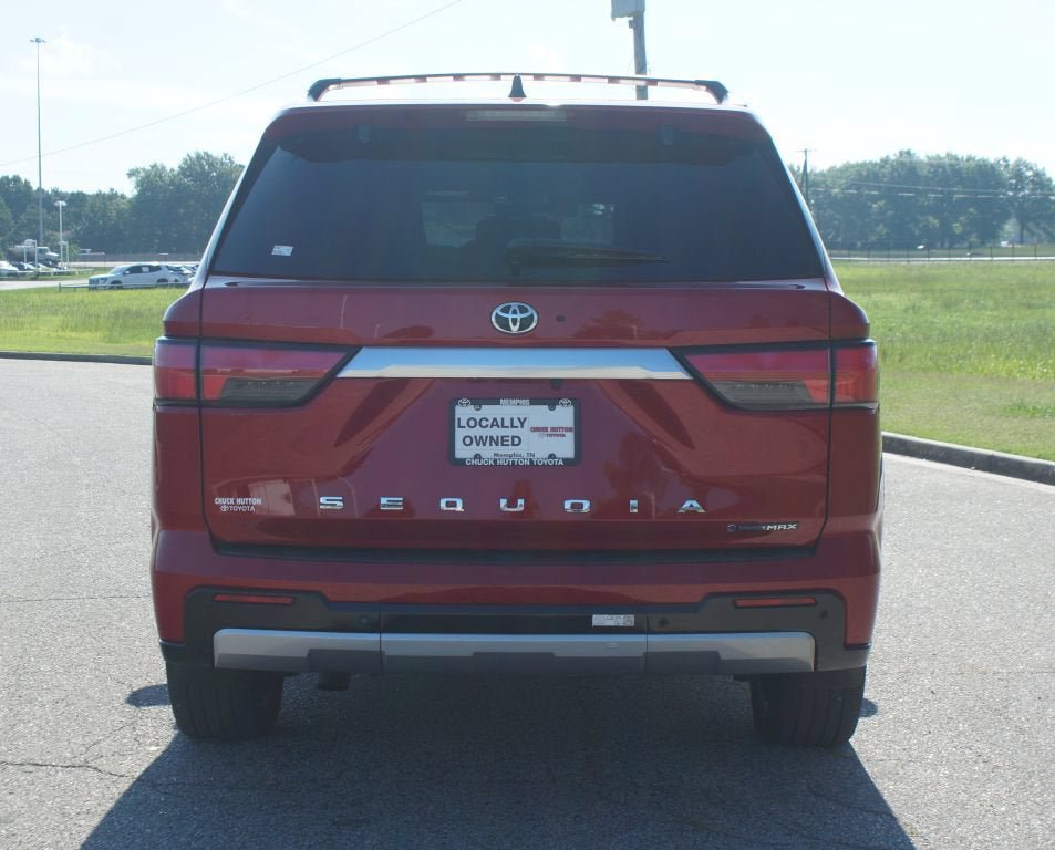 Used 2025 Toyota Sequoia Capstone AWD/4WD image 3