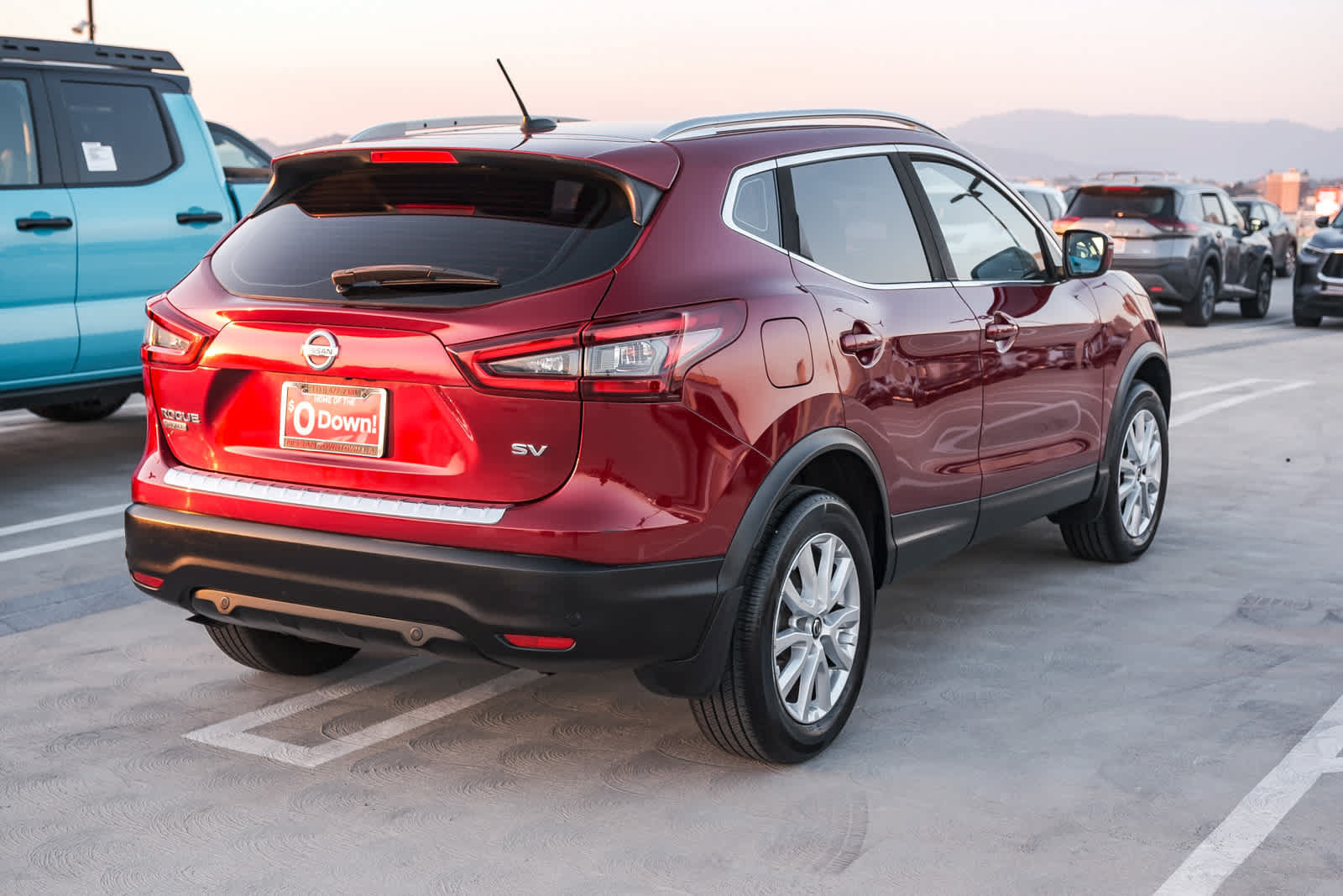 Used 2020 Nissan Rogue Sport SV FWD image 4