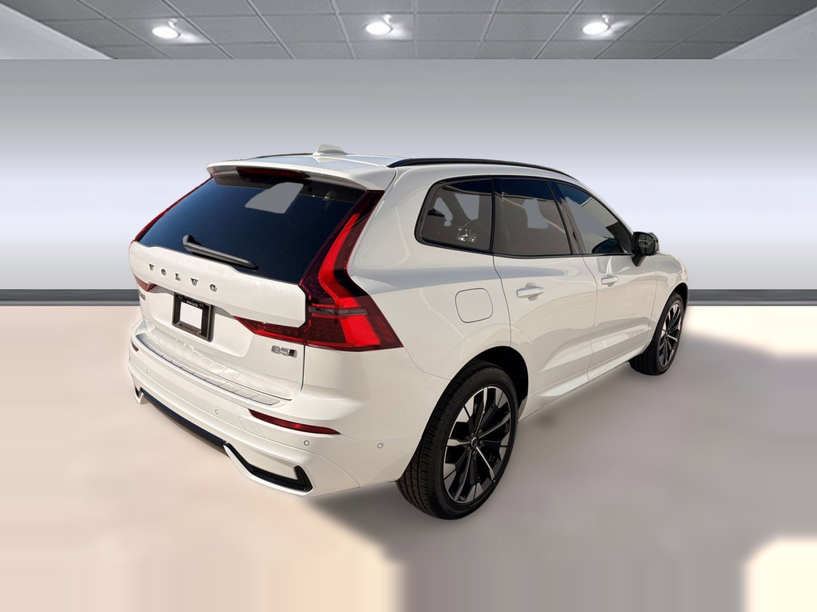 Used 2026 Volvo XC60 B5 Plus w/ Protection Package Premier image 9