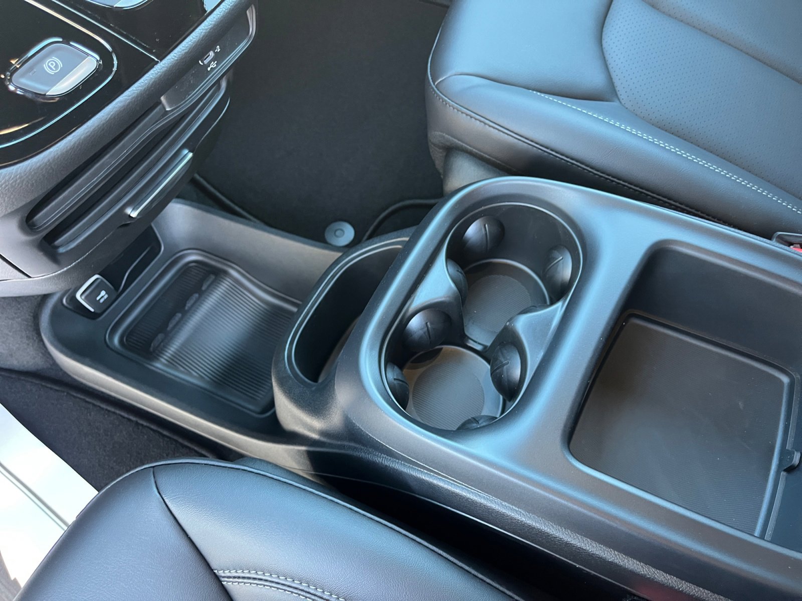 New 2026 Chrysler Pacifica Select image 24