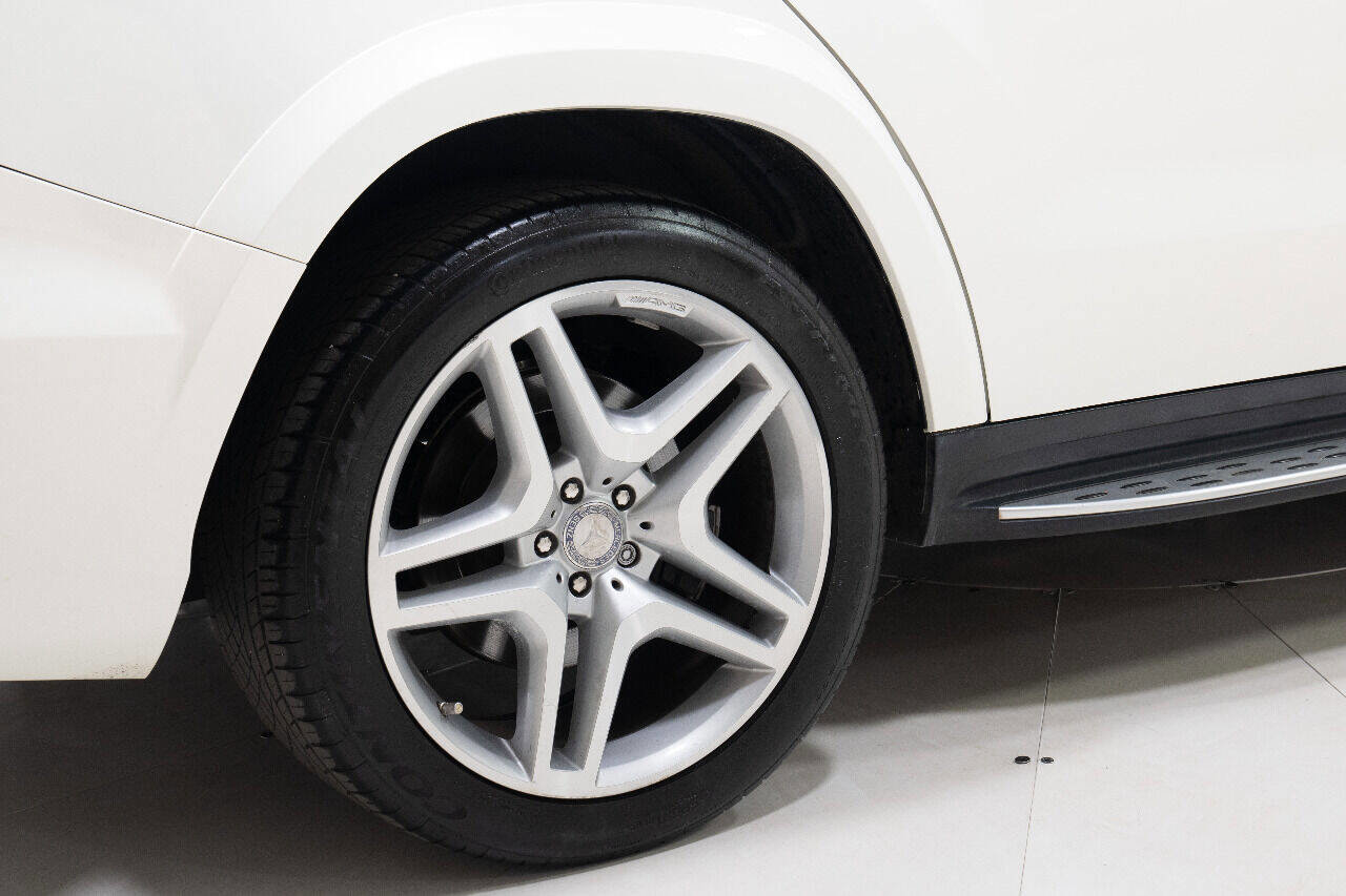 Used 2014 Mercedes-Benz GL 550 4MATIC image 30