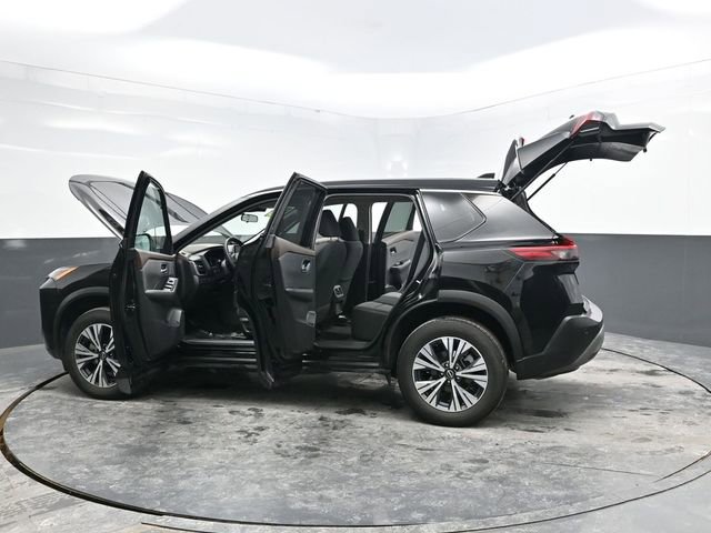 Used 2023 Nissan Rogue SV image 38