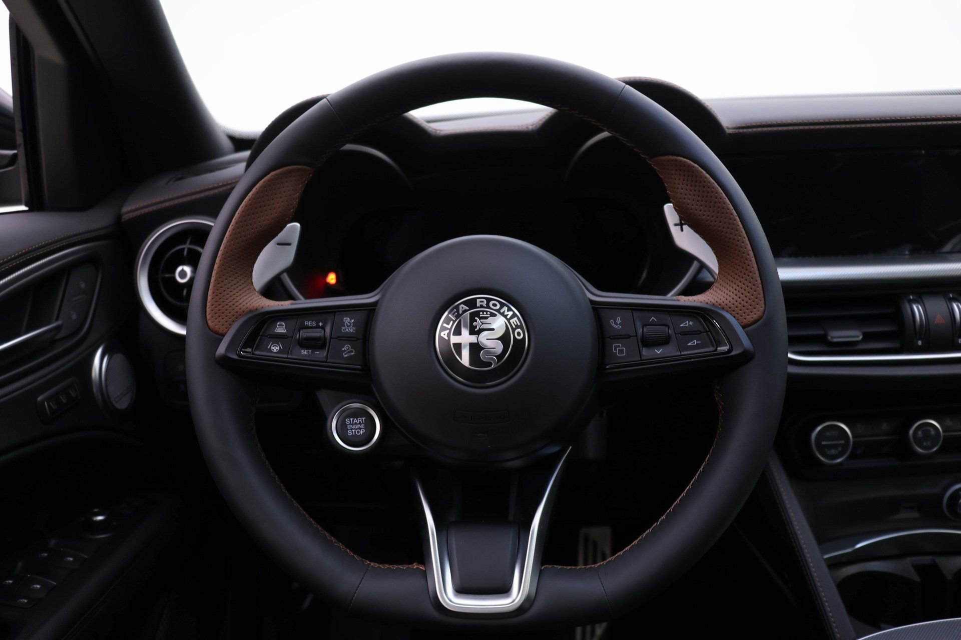 New 2025 Alfa Romeo Stelvio Sprint image 14