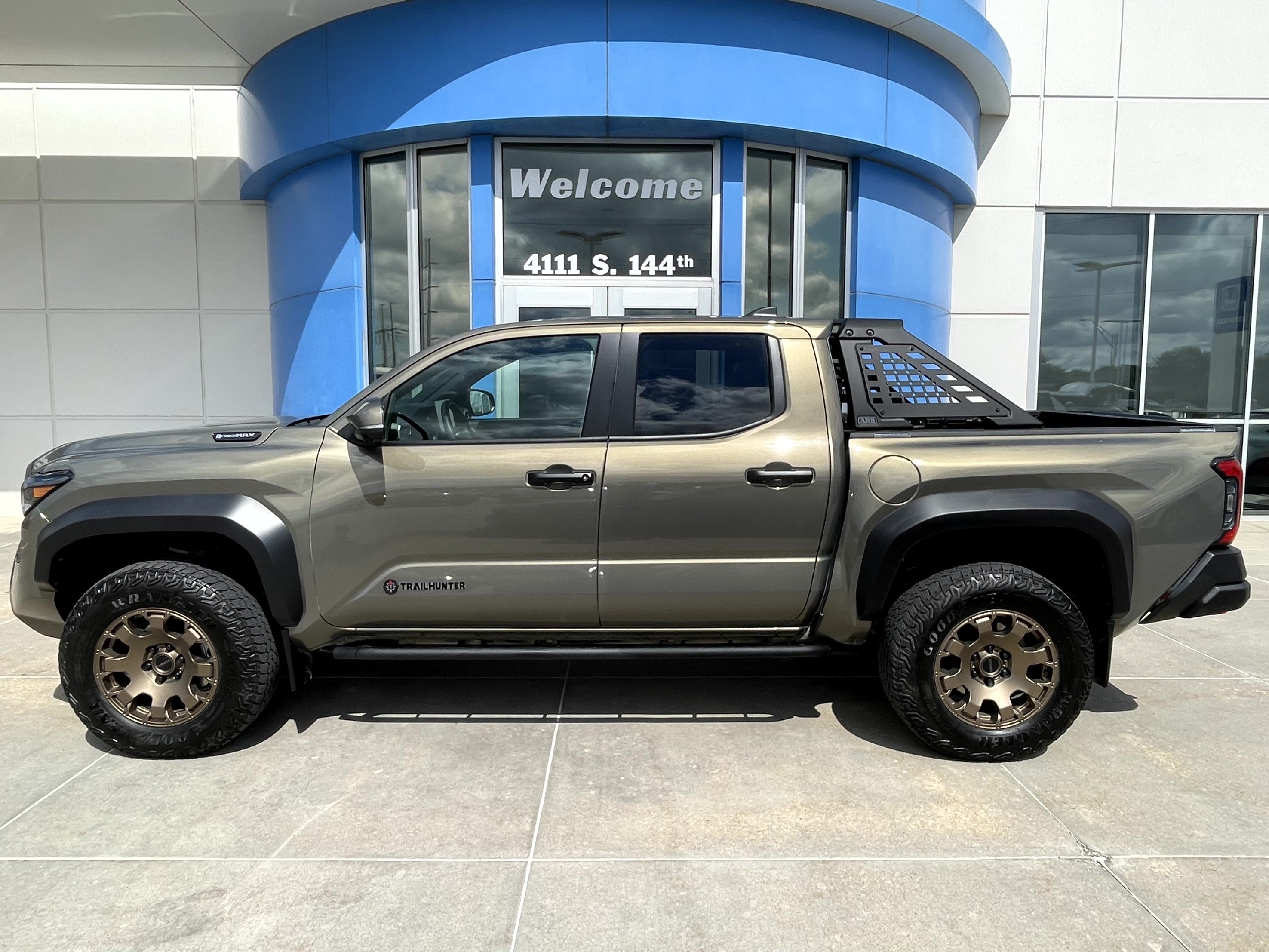 Used 2024 Toyota Tacoma 4x4 Double Cab Hybrid image 1