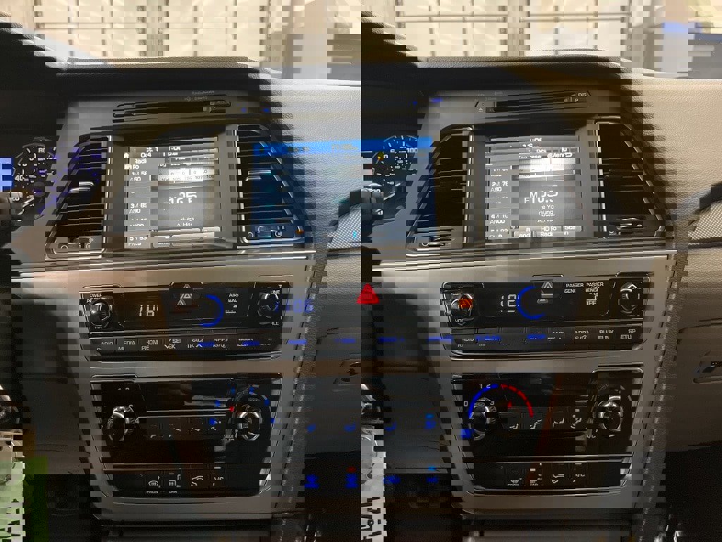 Used 2016 Hyundai Sonata SE w/ Cargo Package image 23