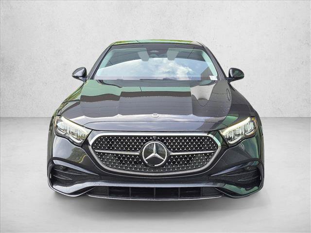 Used 2024 Mercedes-Benz E 350 4MATIC Sedan image 2