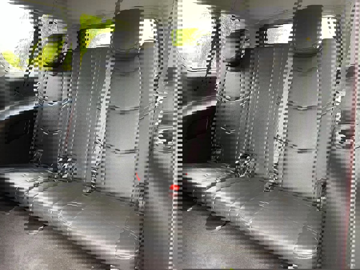 Used 2017 Cadillac Escalade ESV Luxury AWD/4WD image 24