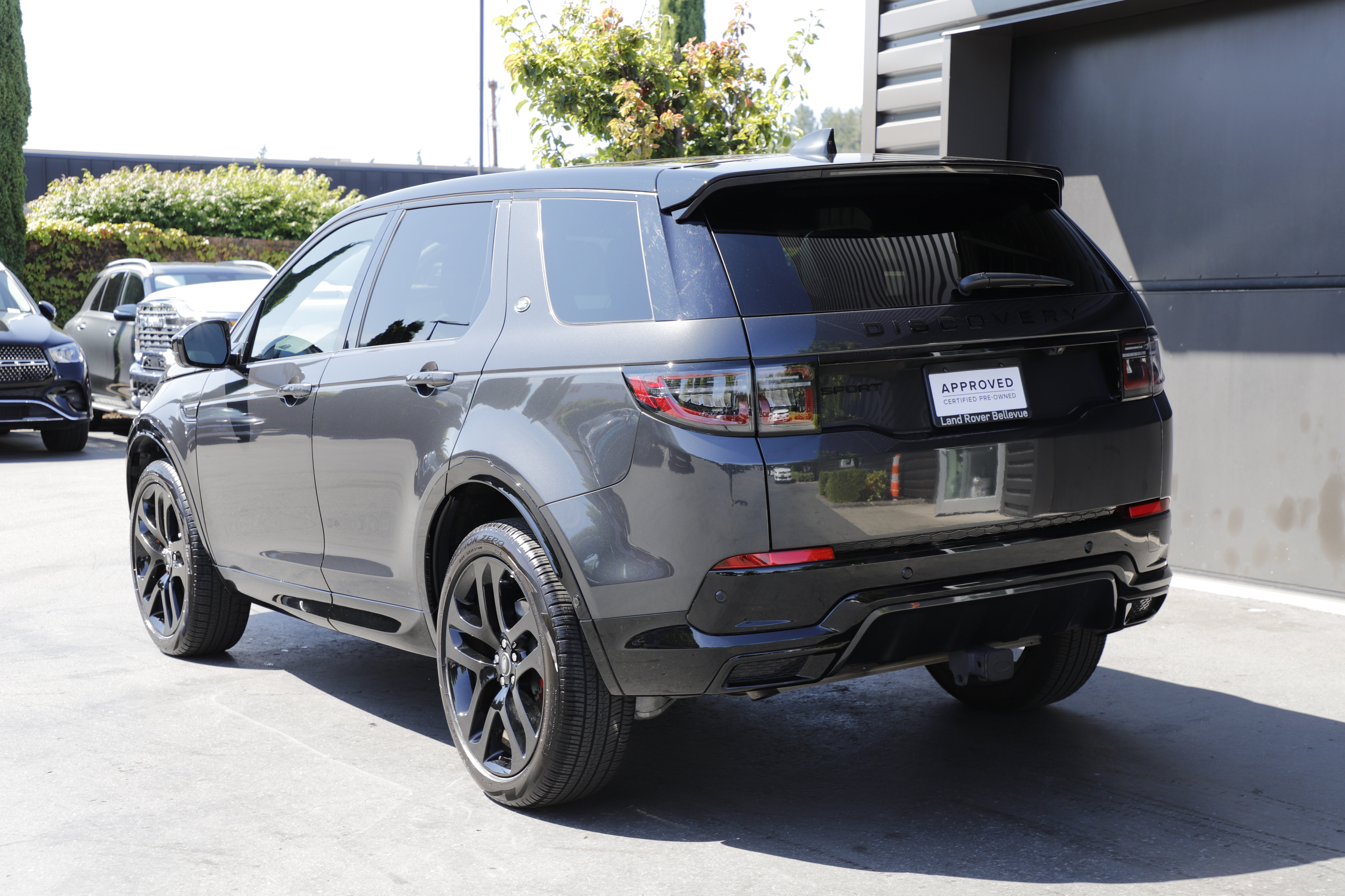 Certified 2025 Land Rover Discovery Sport Dynamic SE AWD/4WD image 6