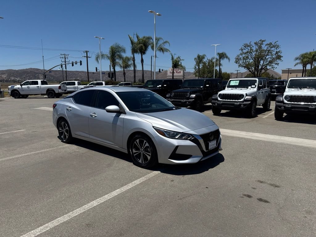 Used 2022 Nissan Sentra SV FWD image 2