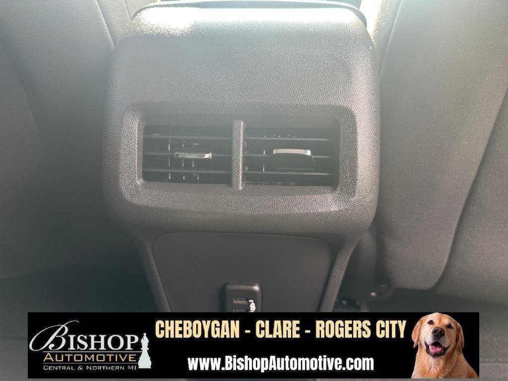 Used 2024 Chevrolet Equinox LT image 27