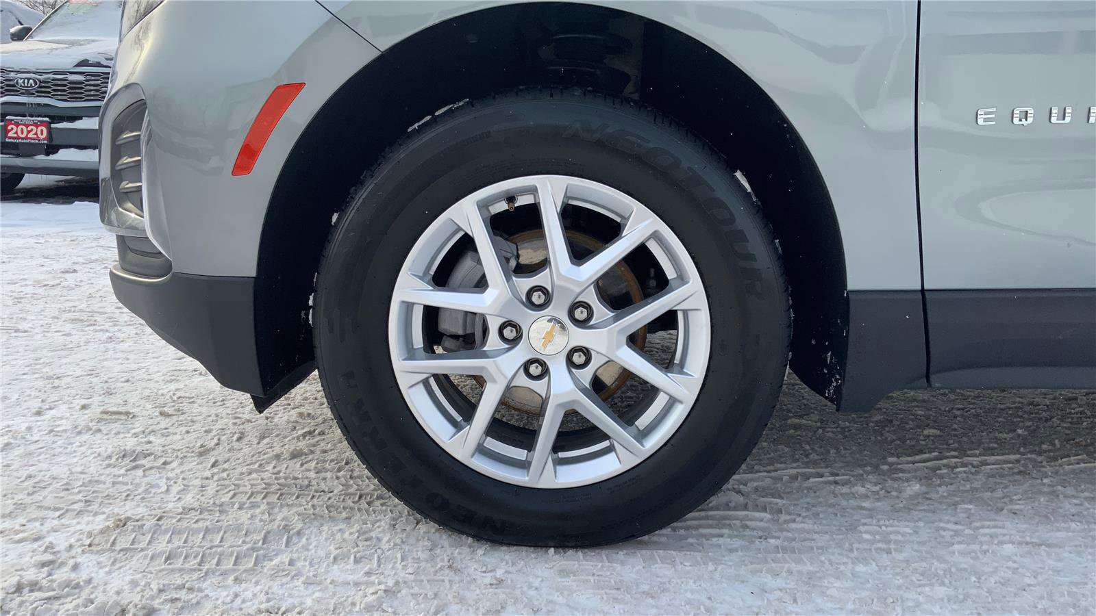 Used 2024 Chevrolet Equinox LT AWD/4WD image 30