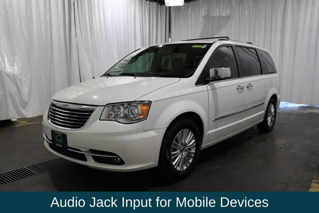 Used 2012 Chrysler Town & Country Limited w/ Luxury Group FWD image 7
