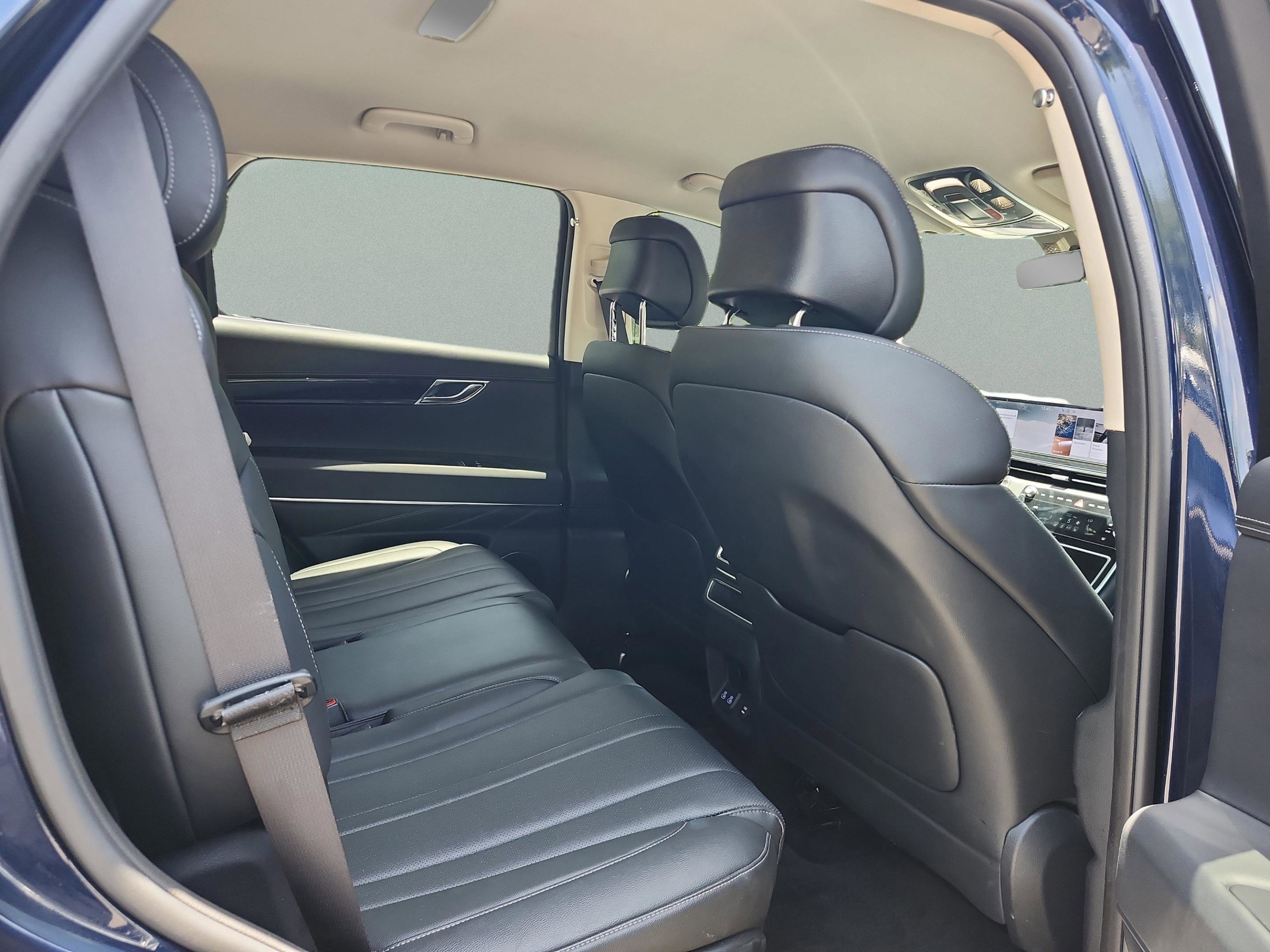 Used 2025 Genesis GV80 2.5T Standard AWD/4WD image 18