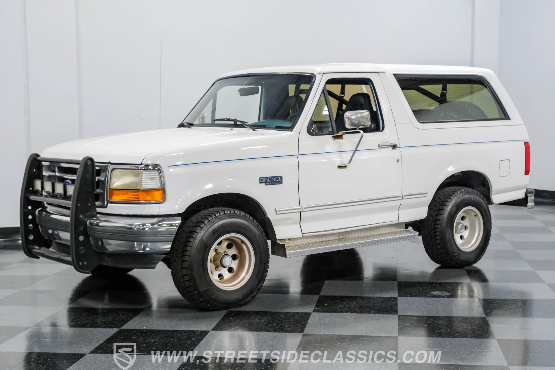Used 1994 Ford Bronco XLT image 5