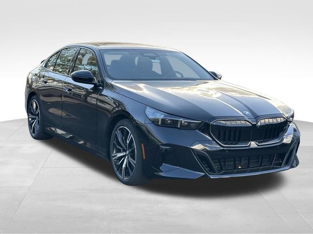 New 2026 BMW 550e xDrive image 1