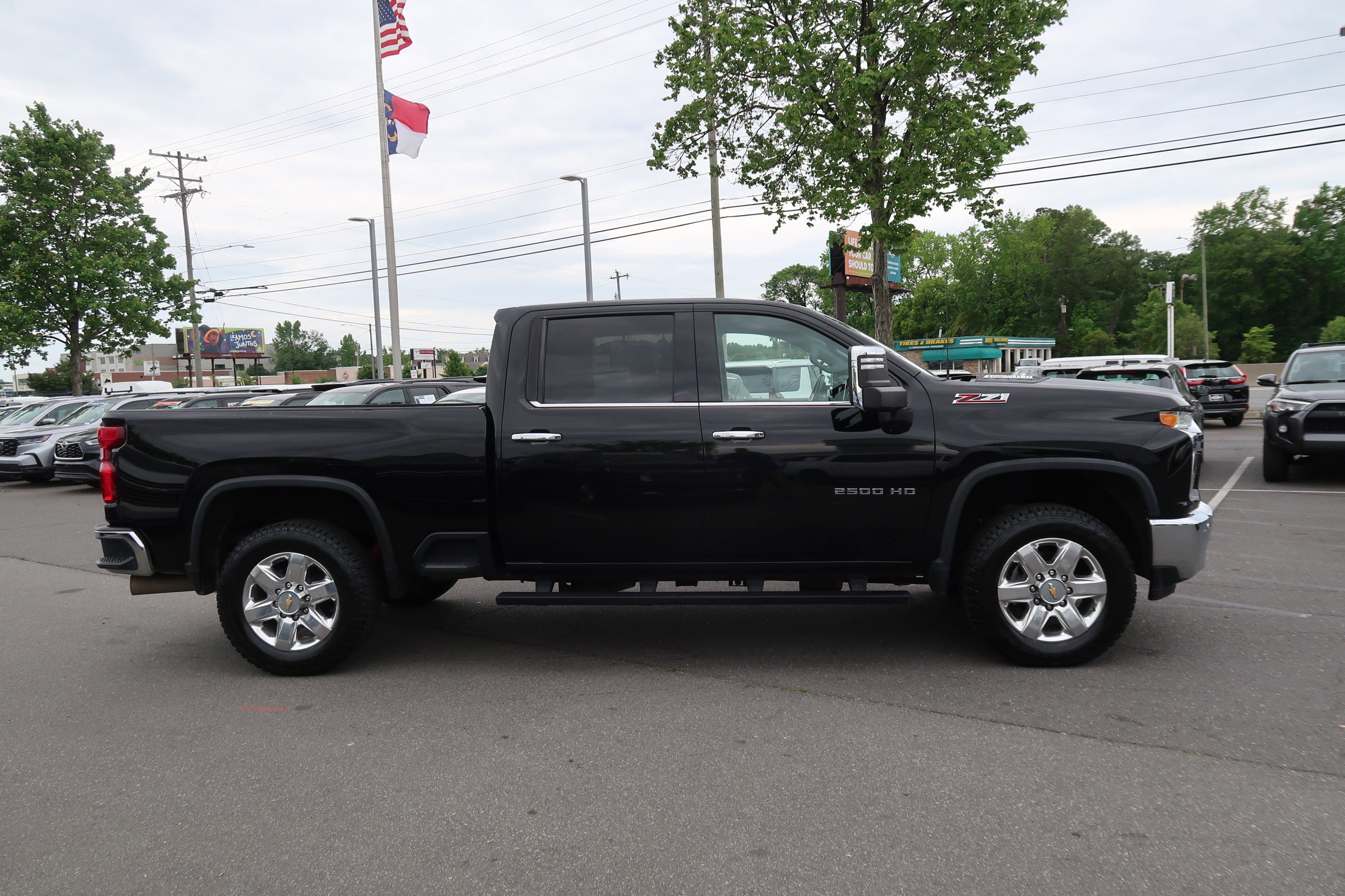 Used 2021 Chevrolet Silverado 2500 LTZ w/ LTZ Plus Package AWD/4WD image 12