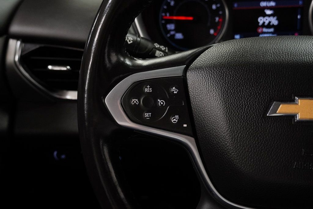 Used 2021 Chevrolet Traverse LT image 36