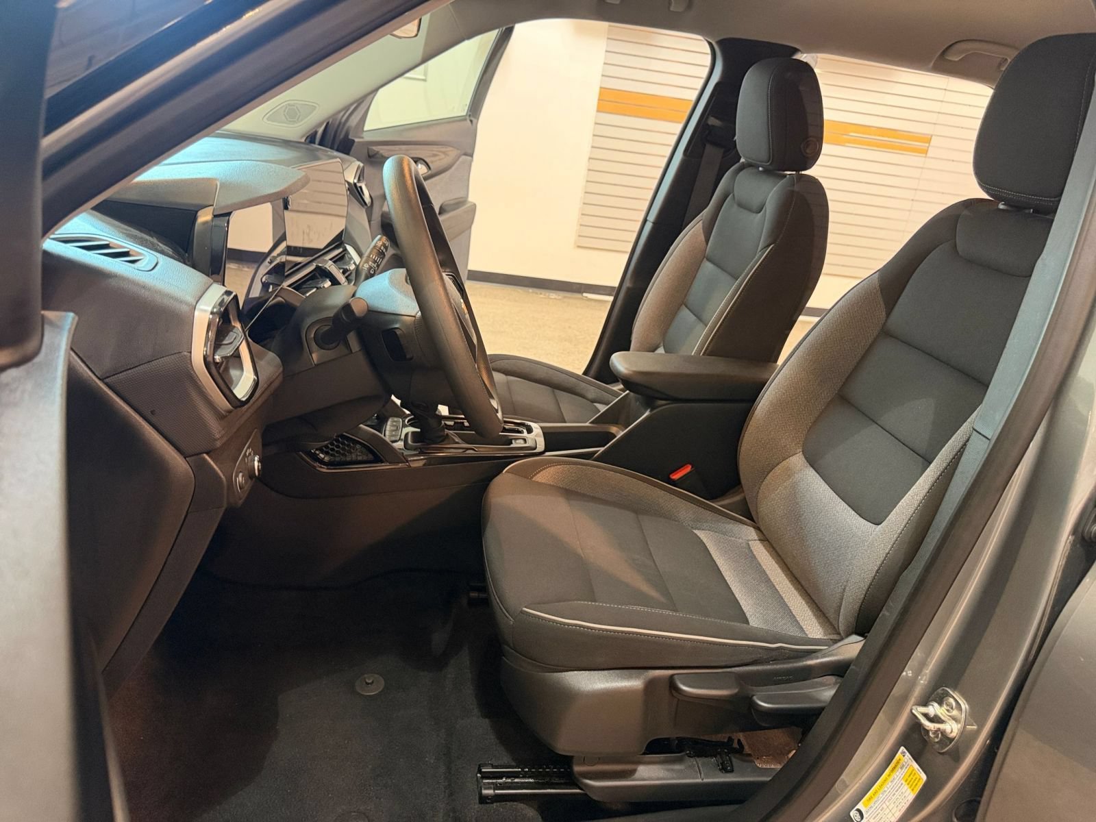 Used 2025 Chevrolet TrailBlazer LT FWD image 26
