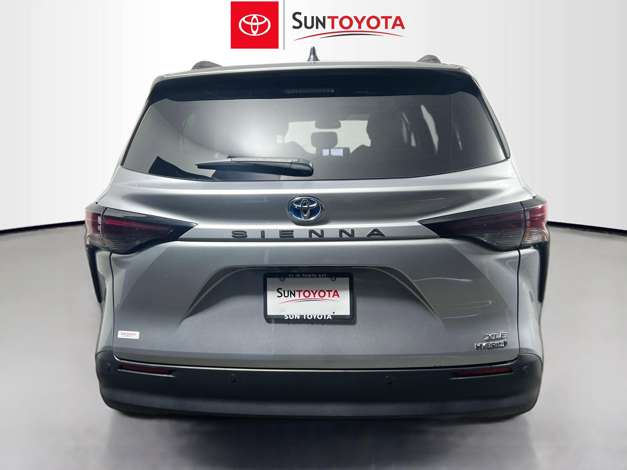 Used 2024 Toyota Sienna XLE FWD image 5