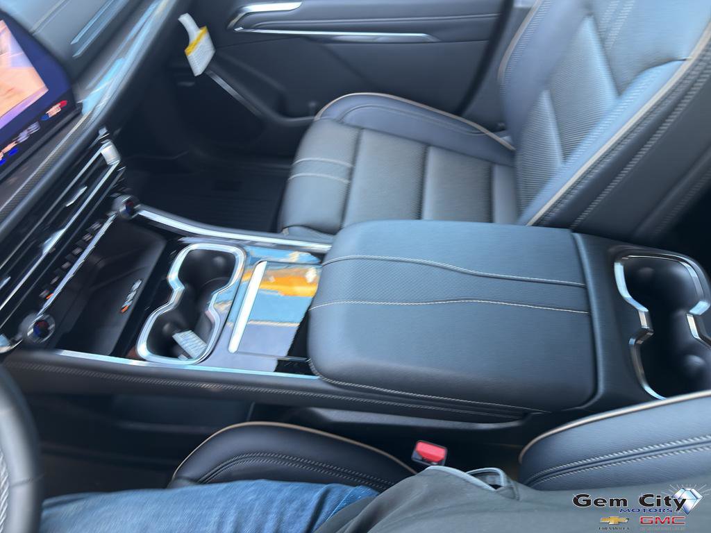 New 2026 Chevrolet Traverse High Country w/ LPO, Floor Liner Package image 23