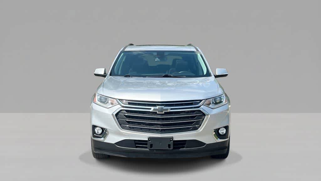 Used 2019 Chevrolet Traverse LT w/ LT Premium Package AWD/4WD image 3