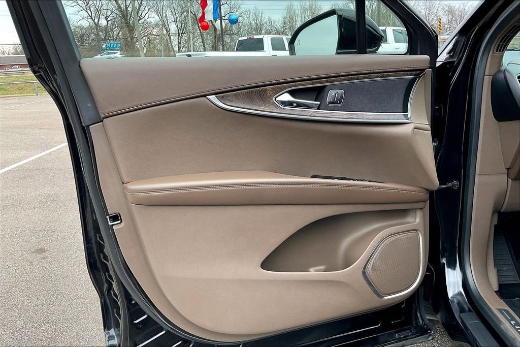 Used 2016 Lincoln MKX Reserve w/ Climate Package image 22