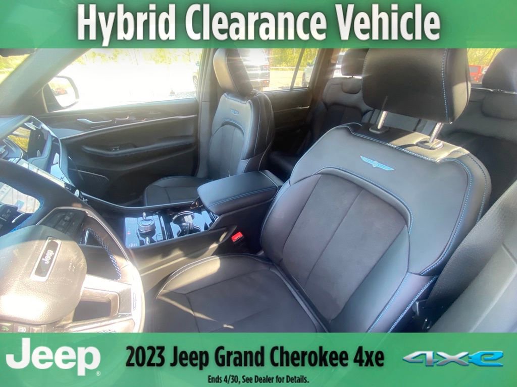 New 2023 Jeep Grand Cherokee Trailhawk w/ Luxury Tech Group III image 39