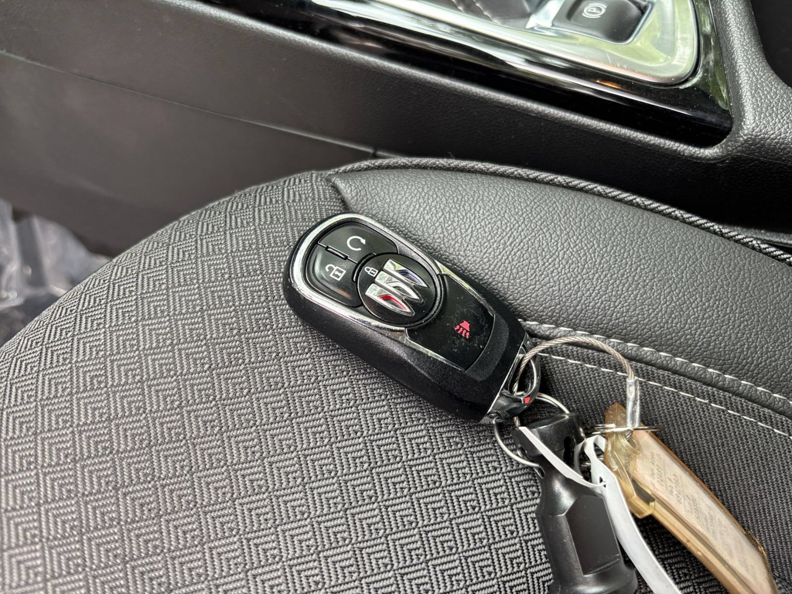 Used 2025 Buick Encore GX Preferred FWD image 23