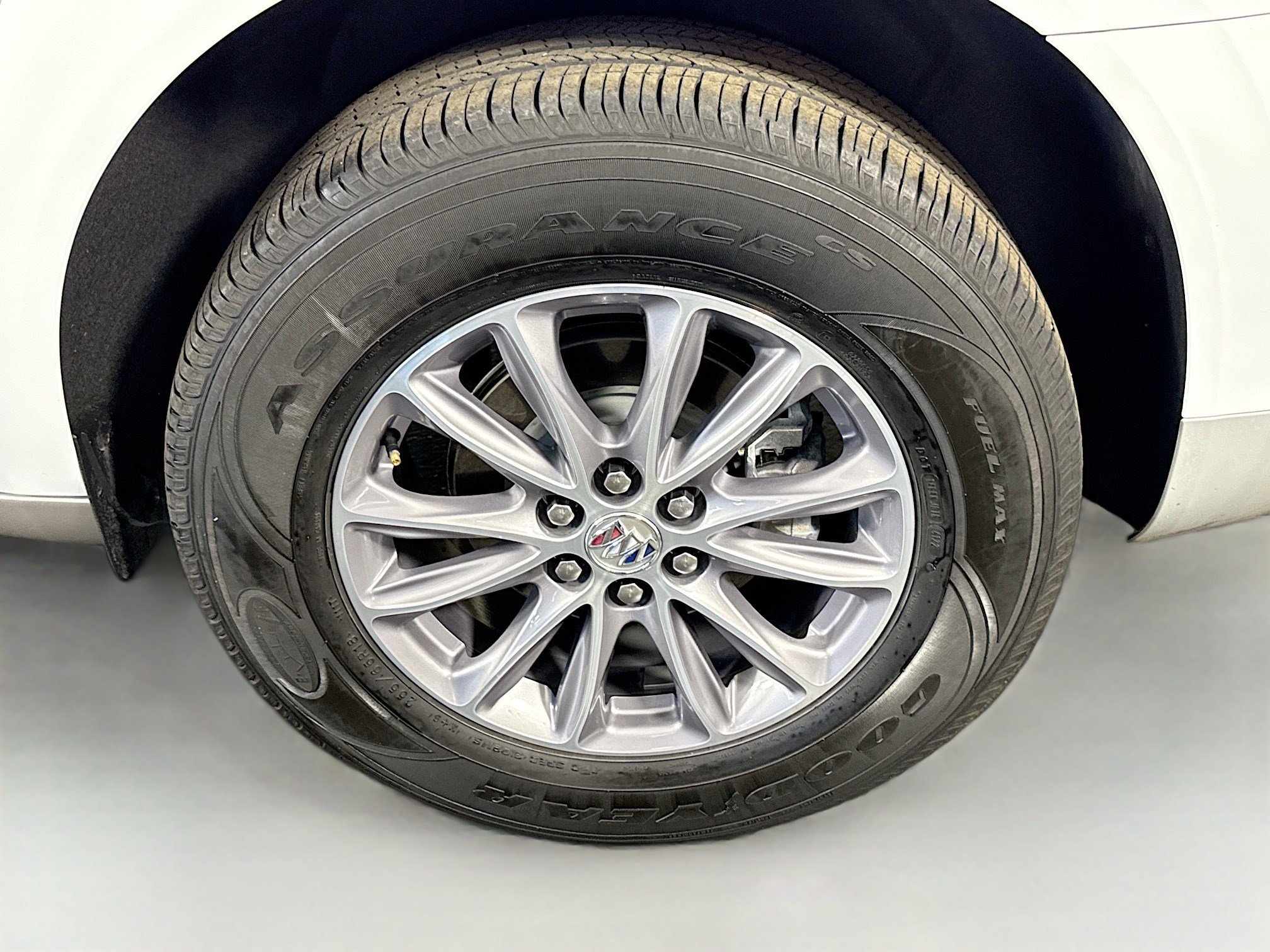 Used 2023 Buick Enclave Essence image 37