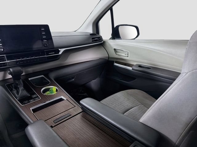 Certified 2021 Toyota Sienna LE FWD image 23