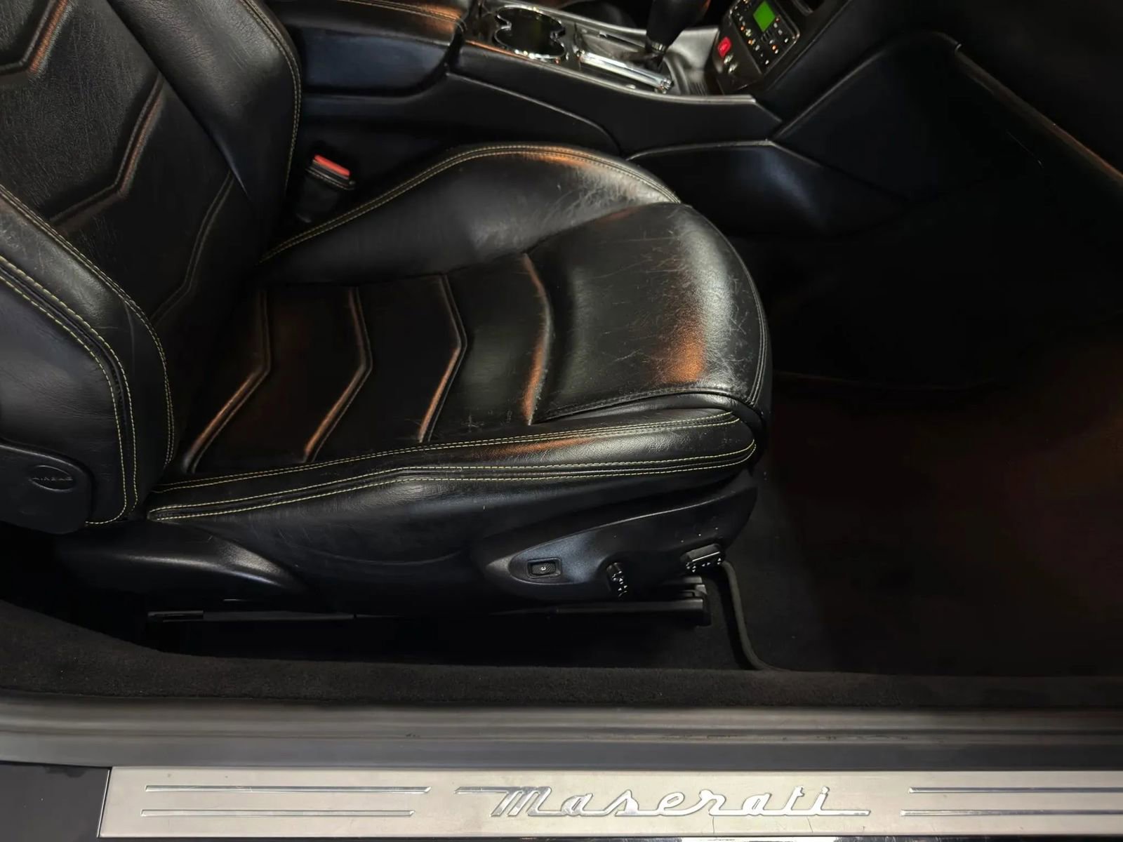 Used 2015 Maserati GranTurismo Sport RWD image 25
