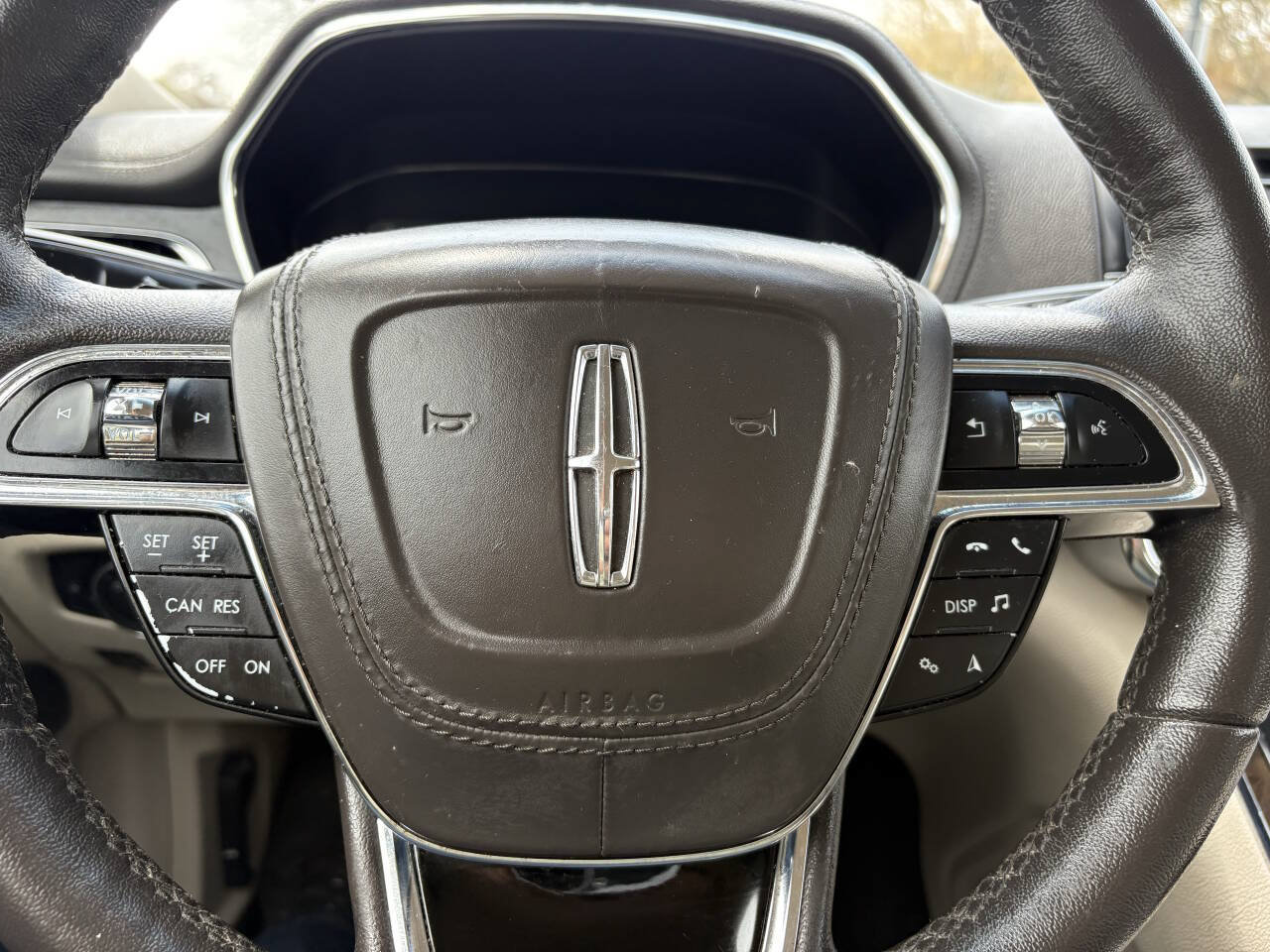 Used 2017 Lincoln Continental Premiere FWD image 46