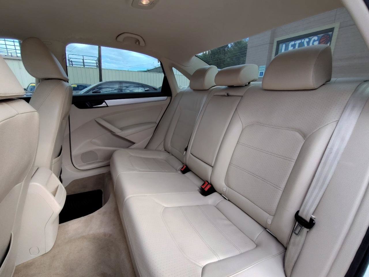 Used 2012 Volkswagen Passat 2.5 SE FWD image 28
