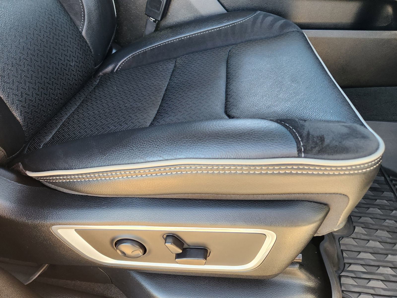 Used 2022 RAM 1500 Laramie image 28