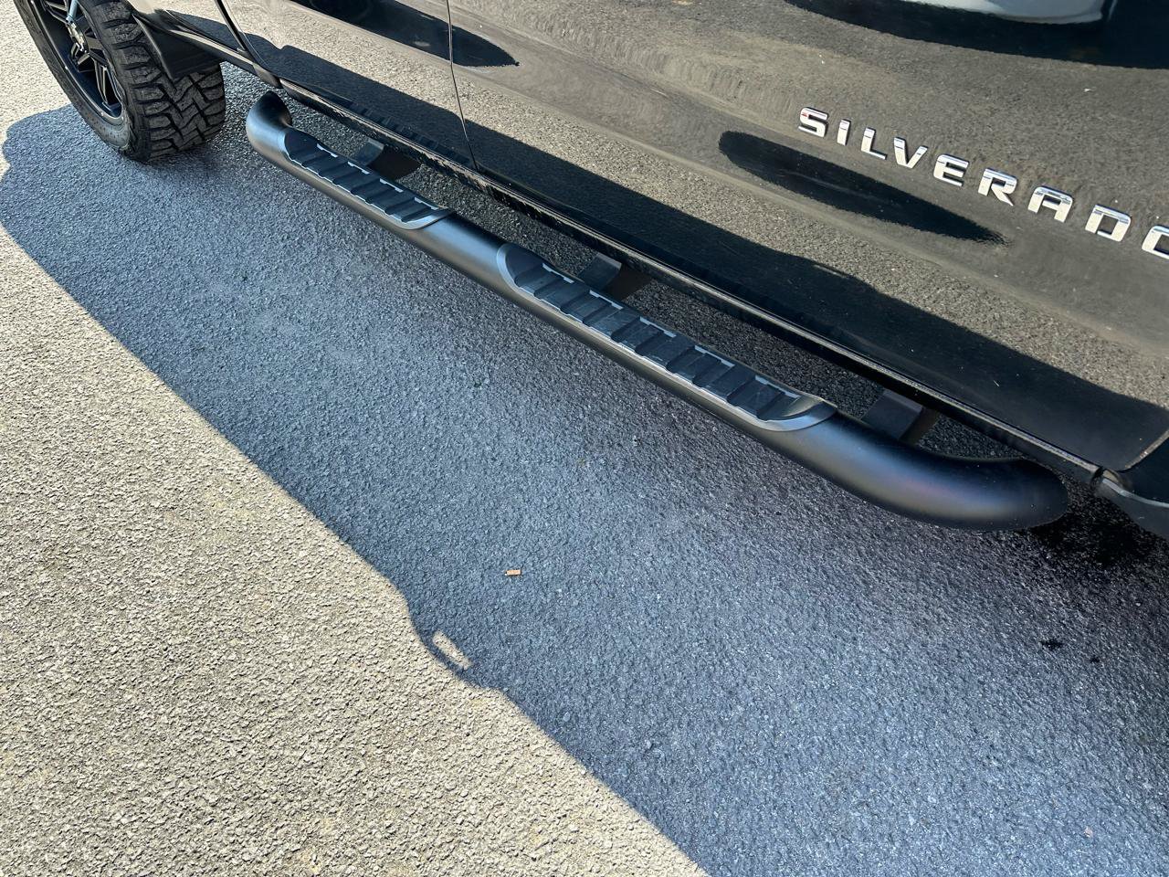 Used 2017 Chevrolet Silverado 1500 Custom w/ LPO, Black Pack AWD/4WD image 9