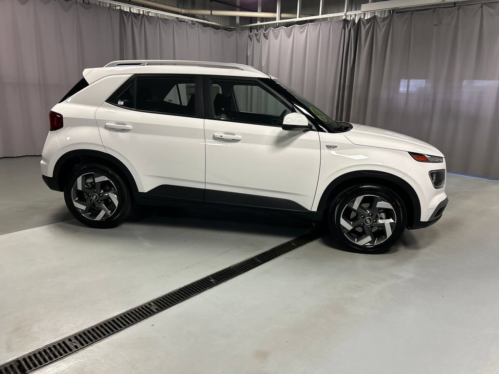 New 2026 Hyundai Venue SEL FWD image 8